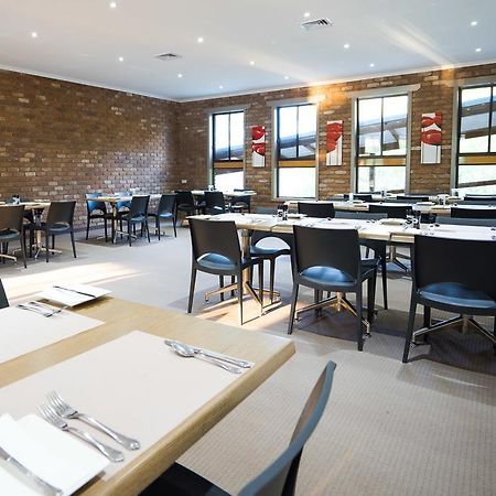 Farnham Court Motel And Restaurant Morwell Buitenkant foto