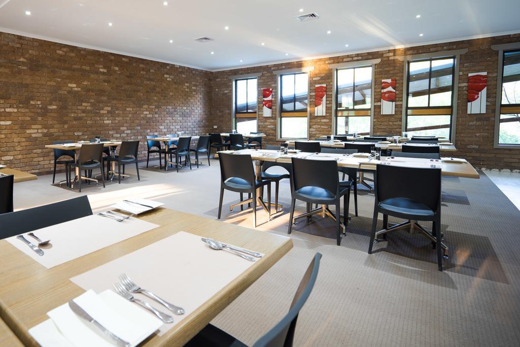 Farnham Court Motel And Restaurant Morwell Buitenkant foto