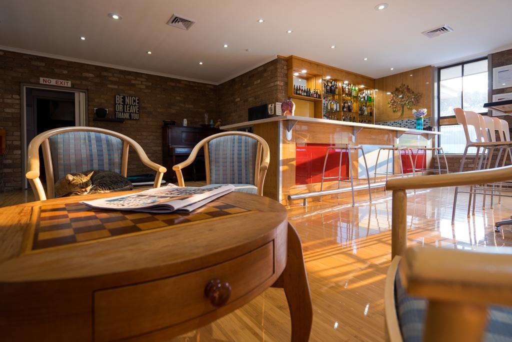 Farnham Court Motel And Restaurant Morwell Buitenkant foto