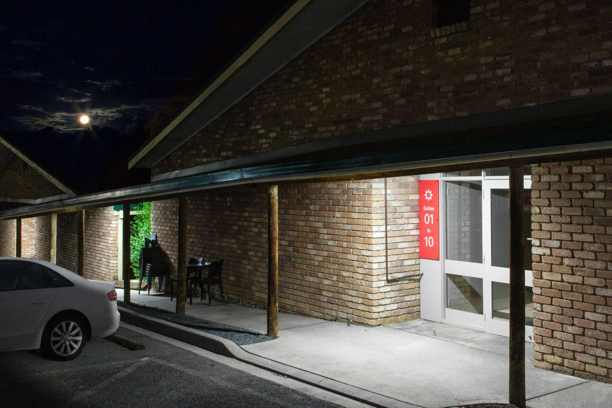 Farnham Court Motel And Restaurant Morwell Buitenkant foto