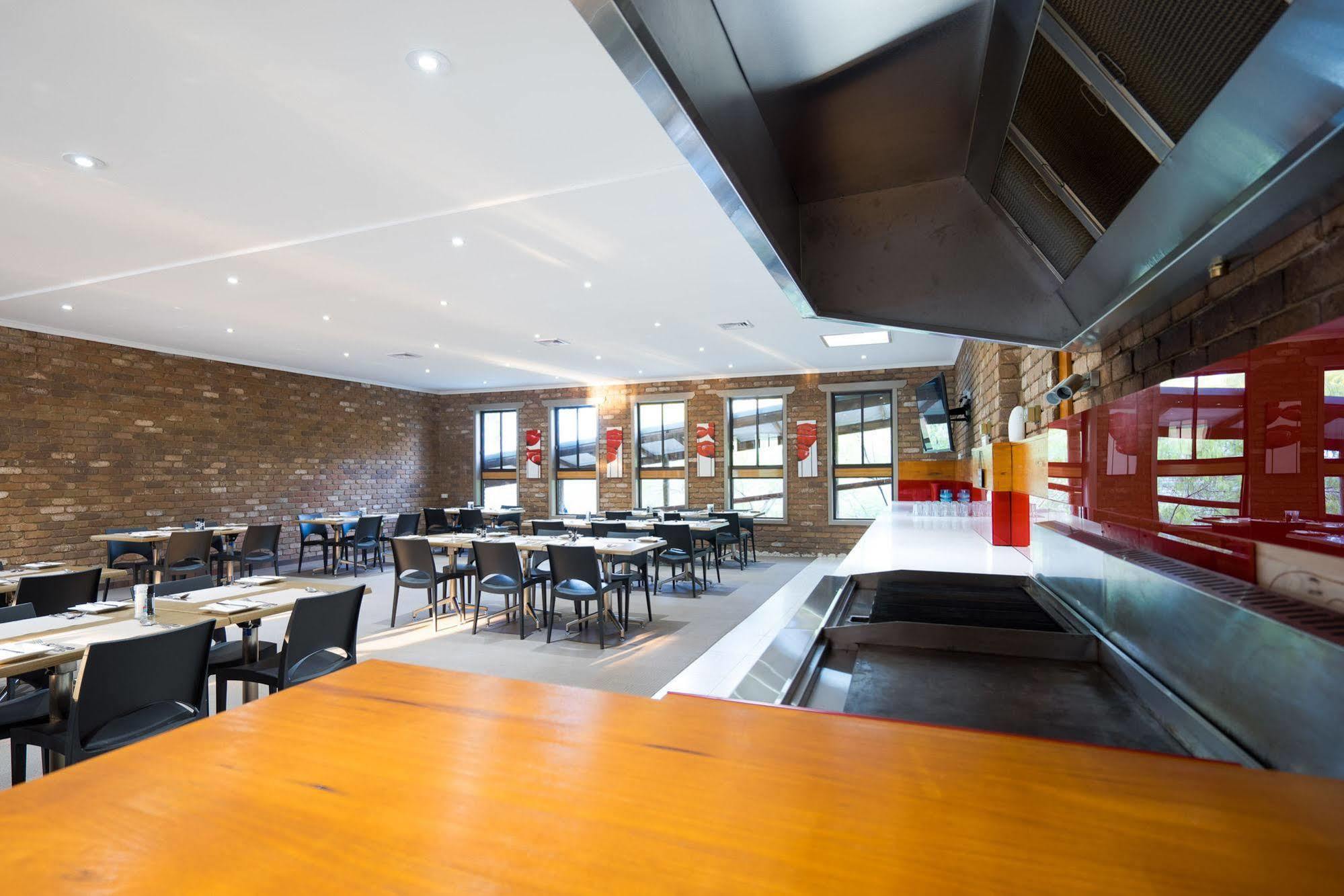 Farnham Court Motel And Restaurant Morwell Buitenkant foto