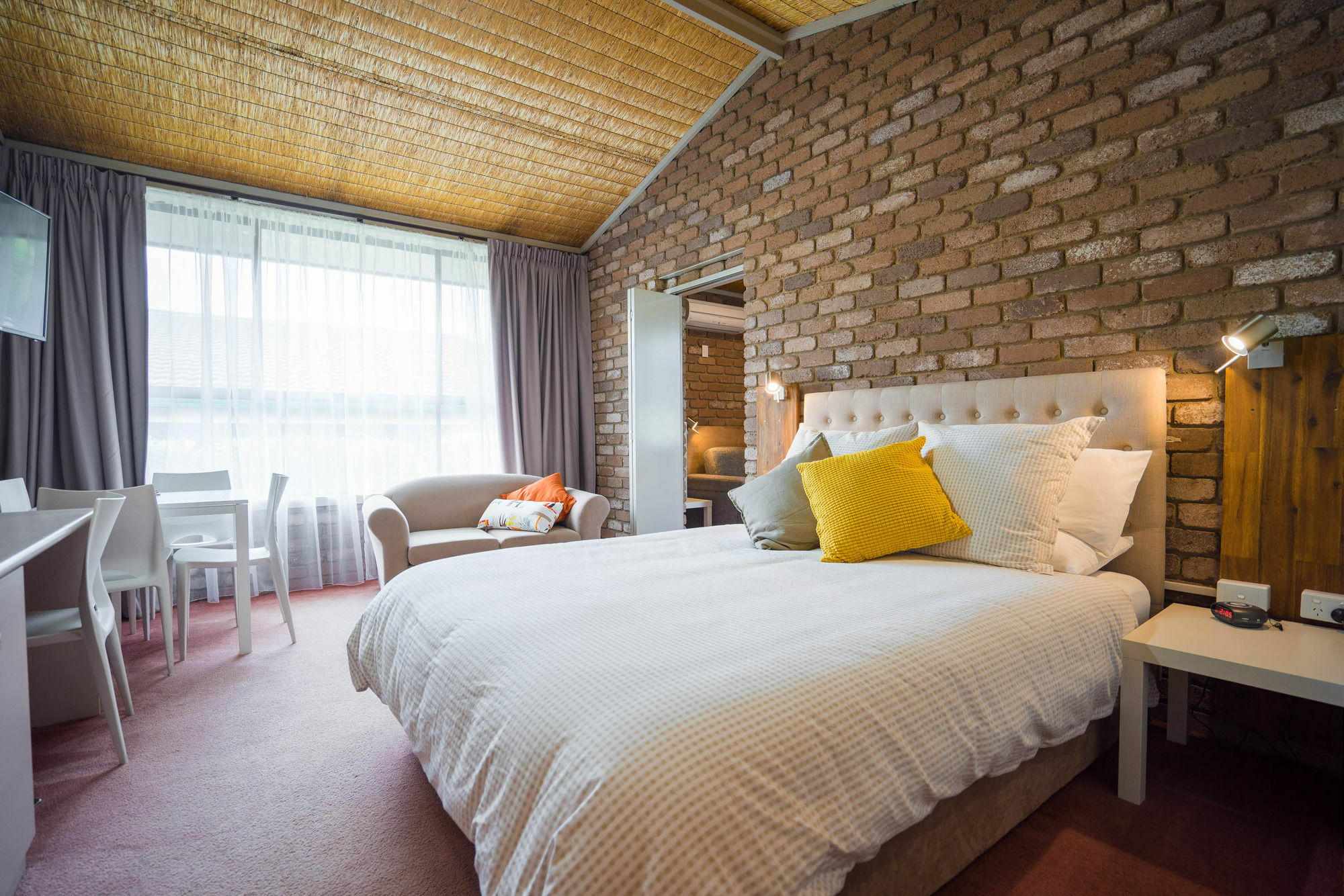 Farnham Court Motel And Restaurant Morwell Buitenkant foto